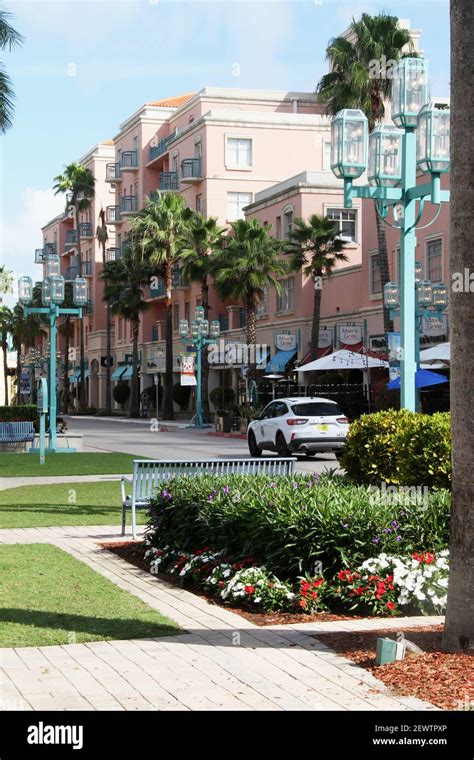 Mizner Park Shopping Mall in Boca Raton, FL, USA Stock Photo - Alamy