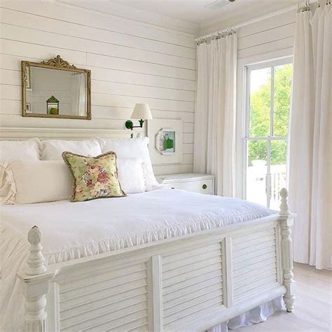 Classic and vintage farmhouse bedroom ideas 01 | French bedroom decor ...