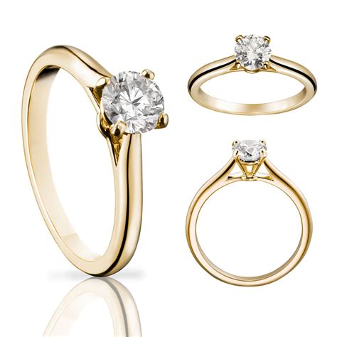 Solitaire 1895 diamond ring in yellow gold | Cartier | The Jewellery Editor