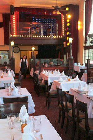 Broadway Grill, Burlingame - Menu, Prices & Restaurant Reviews ...