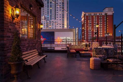 Best Rooftop Bars in Las Vegas: Where to Drink With a Vegas Strip View ...