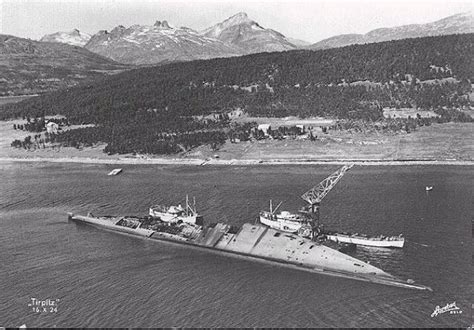 The mighty Tirpitz being disassembled. | Norge, Skip, Land