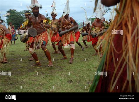 Tribal Dance Papua New Guinea High Resolution Stock Photography and ...