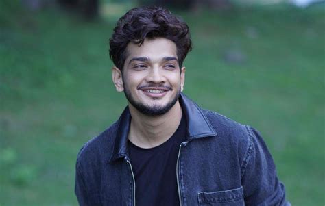 Munawar Faruqui Age, Wife, Family, Girlfriend, Biography, Net Worth, Biggboss Hindi 17 & More ...