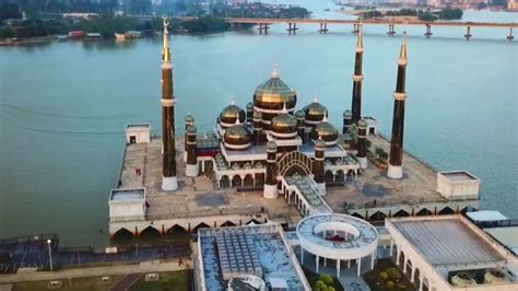 10 of the most beautiful mosques around the world