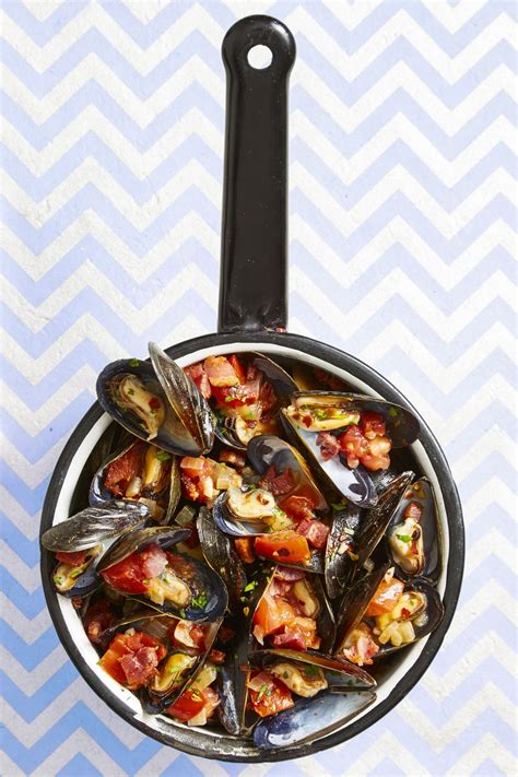 Spicy Italian Mussels and Frites - Amanda Shiellds | The Best Recipes