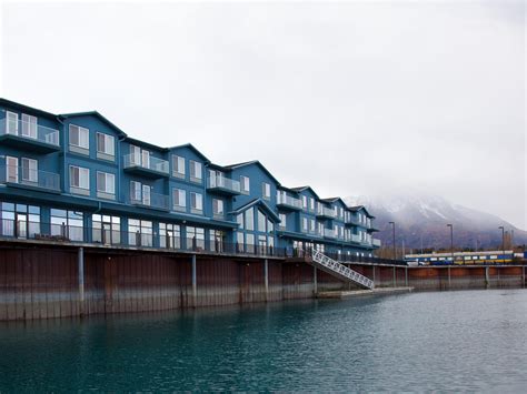 Holiday Inn Express Seward Harbor Hotel in Seward, Alaska - Seward Hotels