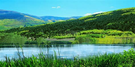 全景山川河流树林风景图高清图片下载-正版图片500635069-摄图网