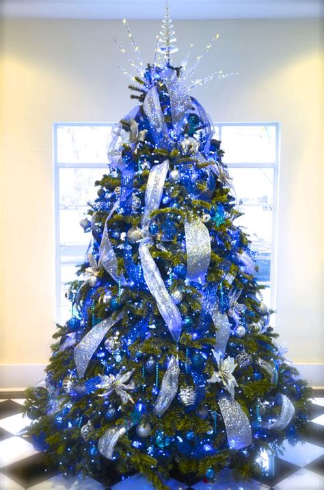 The 25+ best Blue christmas tree decorations ideas on Pinterest | Blue ...