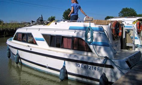 Have an amazing Cruise in Burgundy, France on a Canal Boat! | GetMyBoat