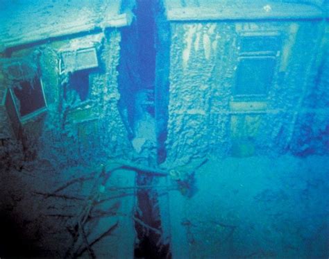26 Rare Underwater Images Of Titanic, Released | Titanic, Underwater ...