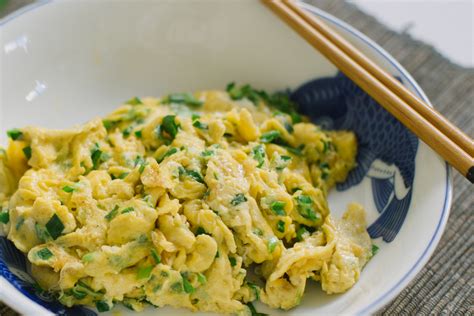 RECIPE // CHINESE SCRAMBLED EGGS WITH CHIVES | Cultural Chromatics