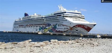 Top 5 Things to Do Onboard Norwegian Jewel – CruiseBooking.com