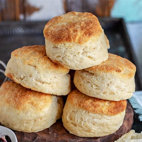 Angel Biscuits (Dinner Roll Meets Biscuit) | Mom On Timeout