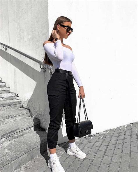 35+ Ways How To Wear Cargo Pants For Women 2023 - LadyFashioniser.com