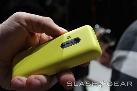 Nokia 220 hands-on - SlashGear