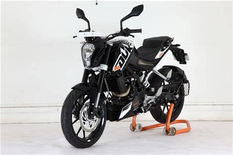 KTM Duke 200 Gets 2 New Colors in 2012