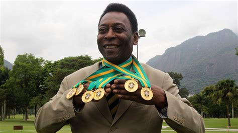 Pele to auction off entire awards collection in 'historic' sale | ITV News