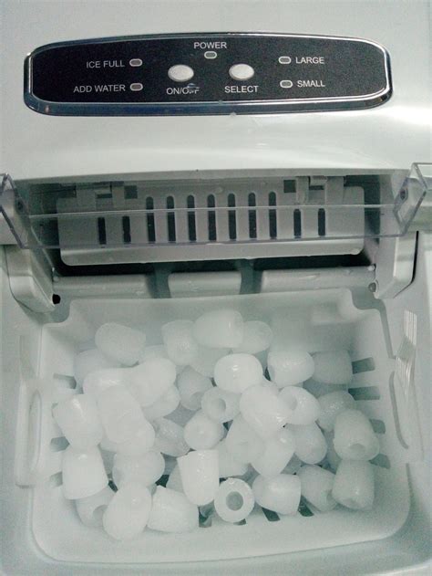 Plastic Portable Ice Maker - Bullet Shape - Brand : Ice Matiic, 7 Kg, Rs 13000 /piece | ID ...