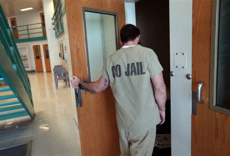 St. Louis County says paying for inmate lawyers might ease jail crowding | Law and order ...