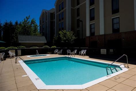 Outdoor pool at the Hampton Inn & Suites Asheville, NC | Asheville hotels, Hampton inn, Outdoor pool