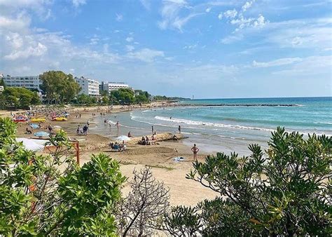 Platja de la Romana, Spain - Beach Guide, Info, Photos - BeachAtlas