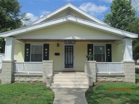 Flora Real Estate - Flora IL Homes For Sale | Zillow