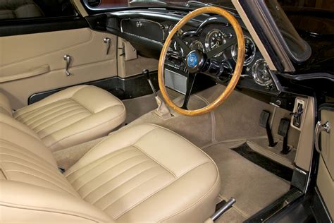 1960 Aston Martin DB4 interior - Silverstone Auctions