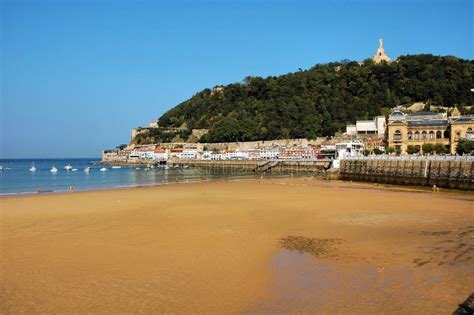 Beach of Saint-Jean-de-Luz stock image. Image of picturesque - 17697113