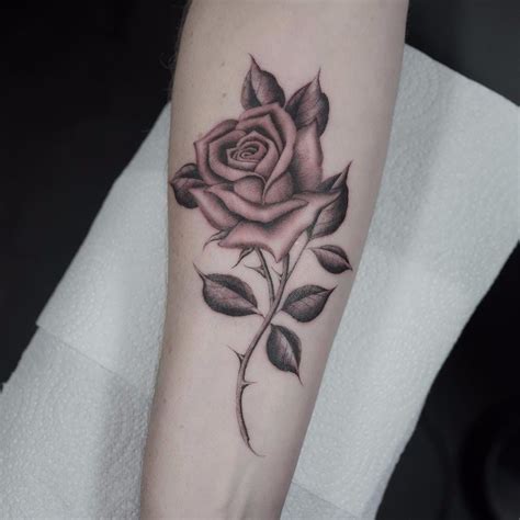 Rose by Ruby Quilter #rubymayquilter #blackandgrey #oldschool # ...