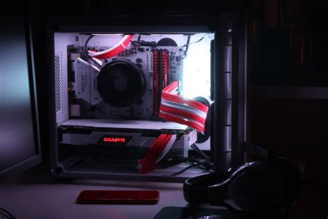 My Late 2018 Red + White Gaming PC Build · code.Antrikshy