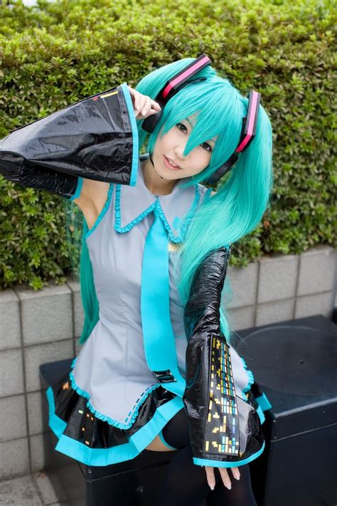 Hatsune Miku | Miku cosplay, Vocaloid cosplay, Cosplay girls