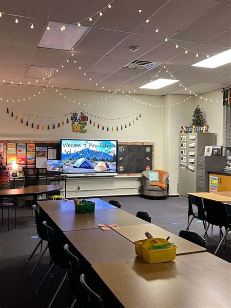 9 Classroom Lighting Ideas For Improved Creativity (and Fewer Headaches ...