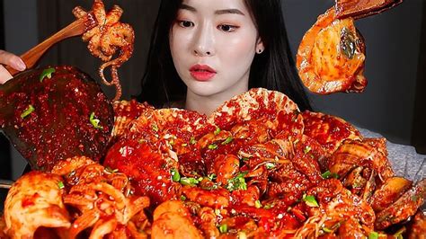 ASMR MASSIVE SEAFOOD BOIL! SPICY BRAISED 12 TYPES OF SEAFOOD FEAST MUKBANG Eating Show 푸메Fume ...