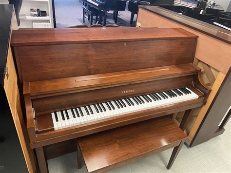 Yamaha P22 Walnut - Solich Piano