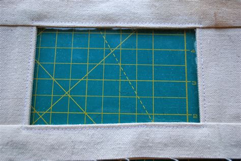 Roonie Ranching: Neat Finish Window Pouch Tutorial