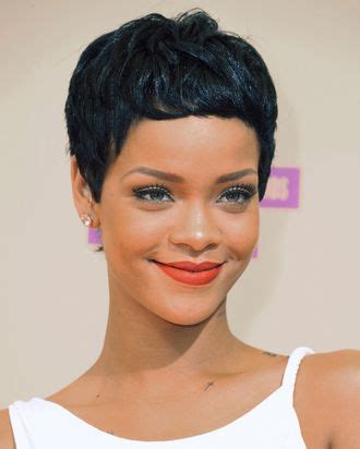 Rihanna Pixie Cut Is Back