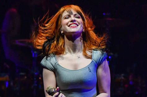 Paramore pull plug on rest of US tour as Hayley Williams battles lung infection