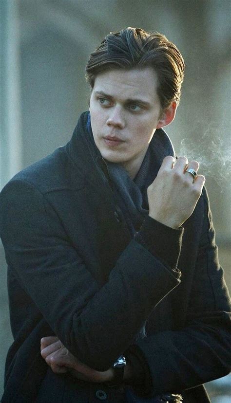 Pin on Bill Skarsgård 😫🤤🫣