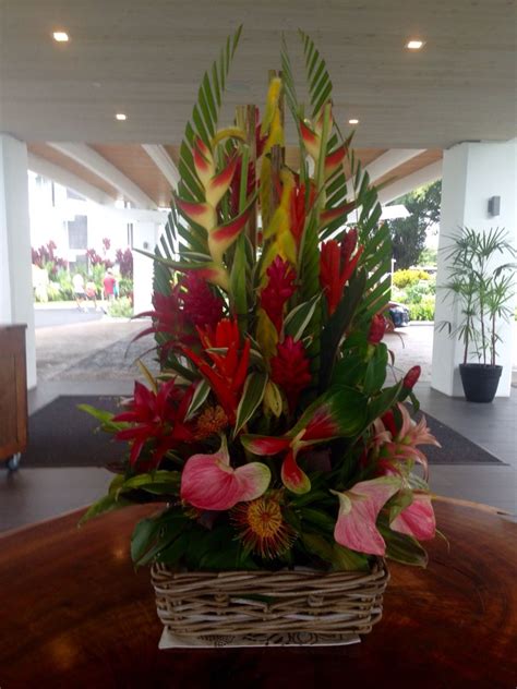 Spectacular summer tropical arrangement in the Hawaii Naniloa Hotel ...