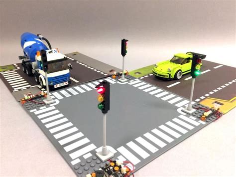 Brickstuff Deluxe 4-Way LED Traffic Light Intersection Kit - Brick ...