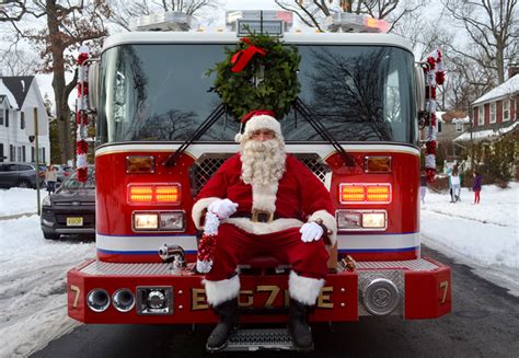 Santa Tours Fanwood via Firetruck (Video) | Scotch Plains/Fanwood, NJ ...