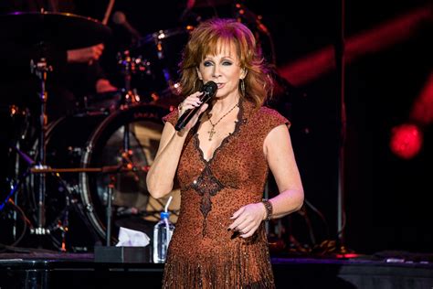 Reba McEntire Proves Why She's a Country Icon During Pennsylvania ...