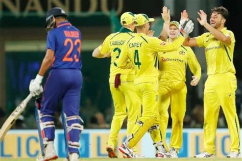 IND vs AUS, 3rd ODI - Australia won by 21 runs; wins series 2-1