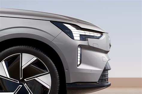 Volvo Presents Its Latest Flagship SUV With ‘Highest Standard Of Safety Ever’ - DesignTAXI.com