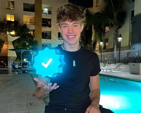 Jeremy Hutchins Biography, Wiki, Girlfriend, Age, Height, Net Worth