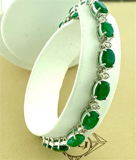 14 Carat Emerald 0.8 Carat Diamond Tennis Bracelet 18 Karat White Gold For Sale at 1stDibs ...