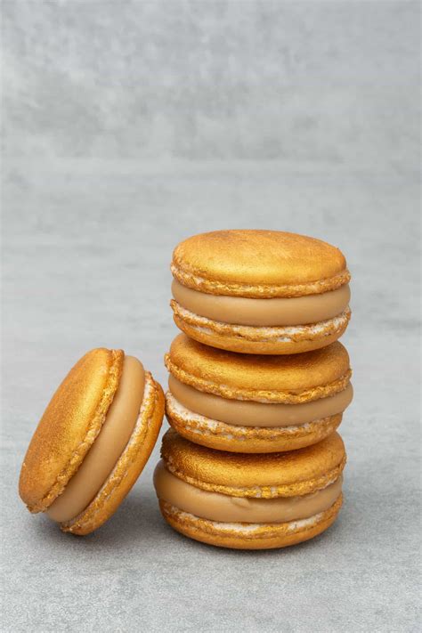 Festive Gold Macaron Recipe | Spatula Desserts