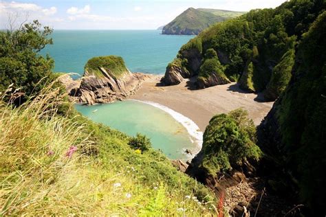 33 Beaches You'd Never Believe Were In Britain | Uk beaches, British beaches, Devon and cornwall