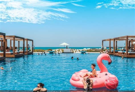 Beach & pool at Saadiyat Beach Club | Tickikids Abu Dhabi